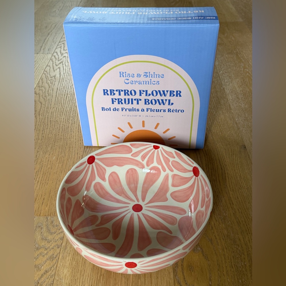 Rise & Shine Ceramics *Retro Flower Fruit Bowl* $60 value.  Brand new
